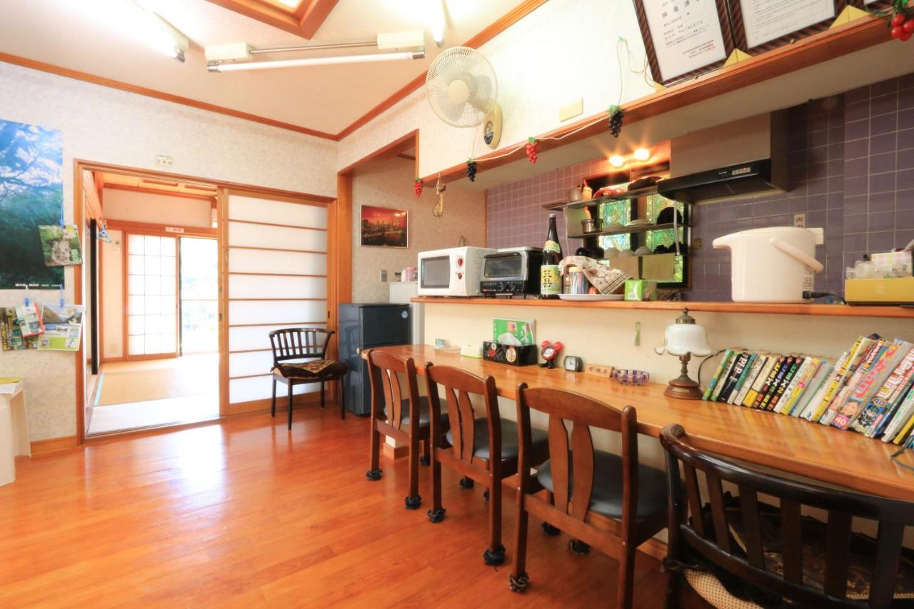 Minshuku Satomachi Guest House Yakushima  Bagian luar foto